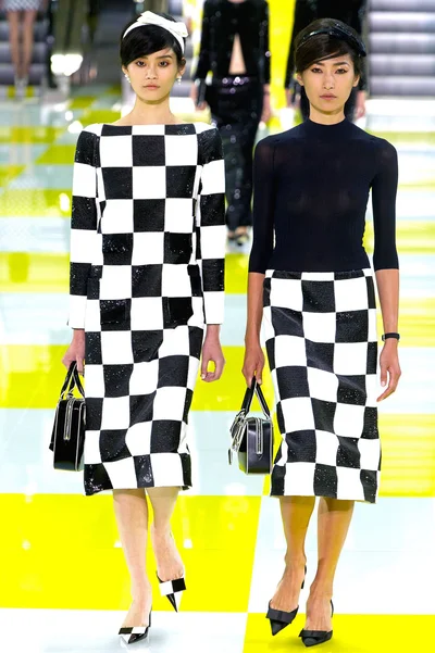 Look 30